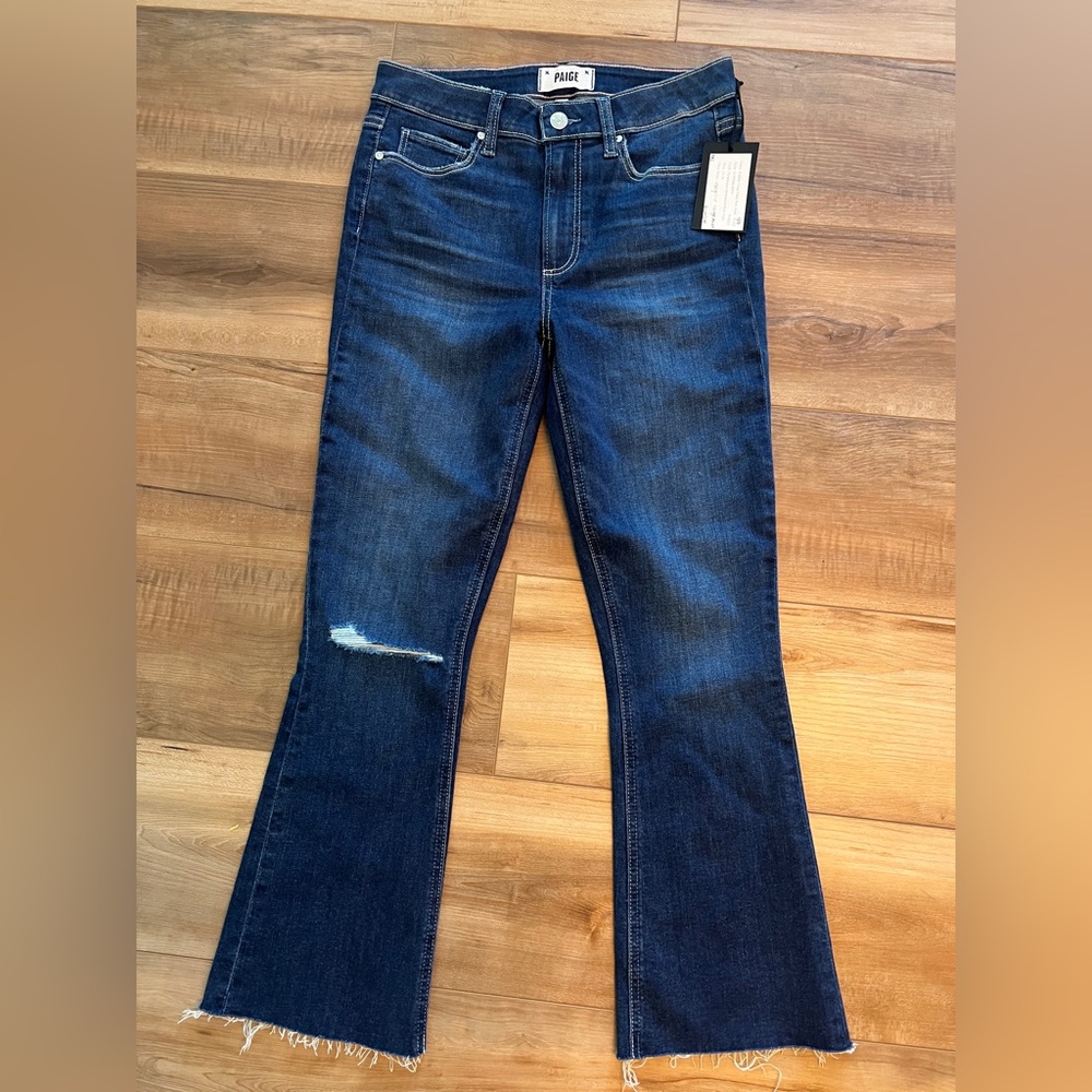 NWT - PAIGE Collette Crop Flare. Raw Hem. Size 27